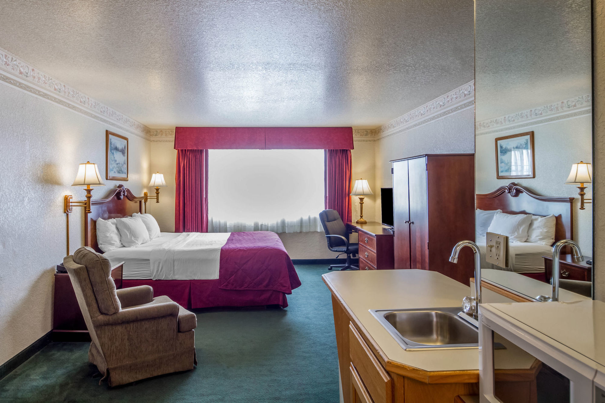 Clarion Hotel By Humboldt Bay Eureka Room photo